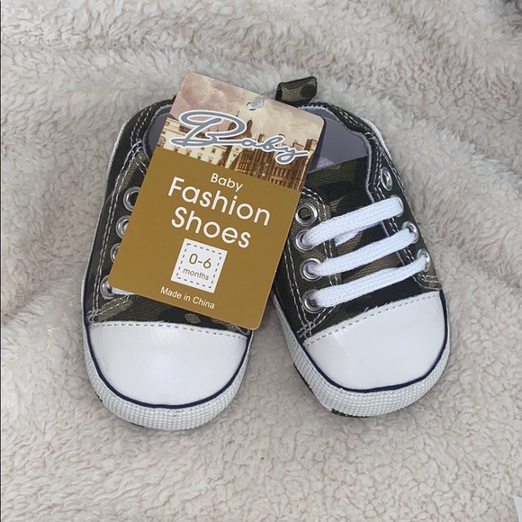 Infant Canvas Soft Sole Sneakers - Picture 2 of 4